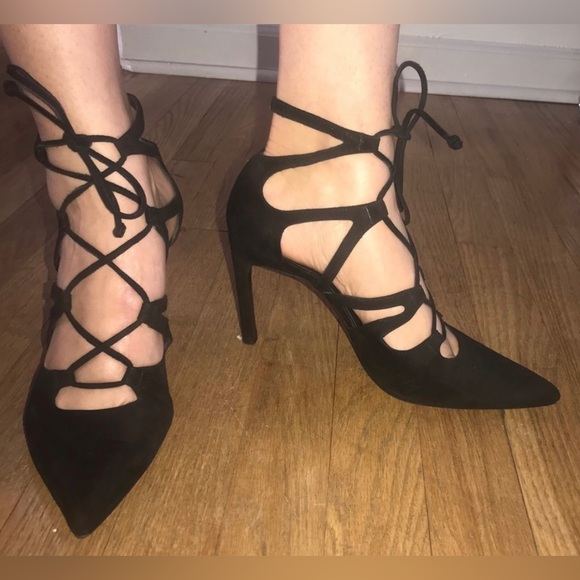 SOLD!! NIB STUART WEITZMAN Women’s Black Suede Ankle Tie Heels Pumps Shoes Sz 5 - Picture 7 of 9